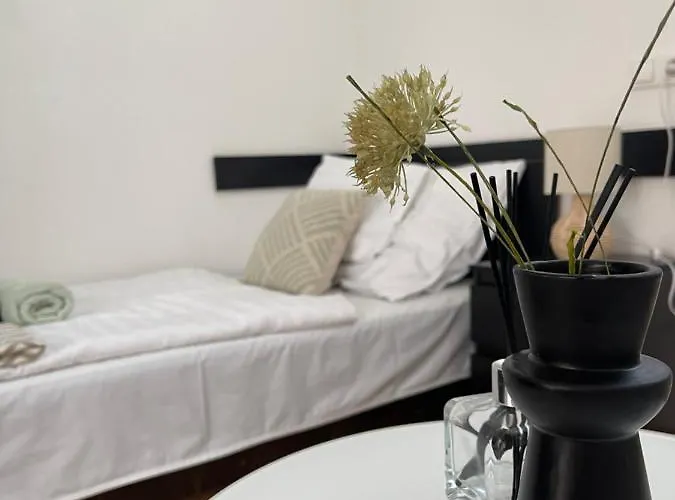 Apartment Naluri *