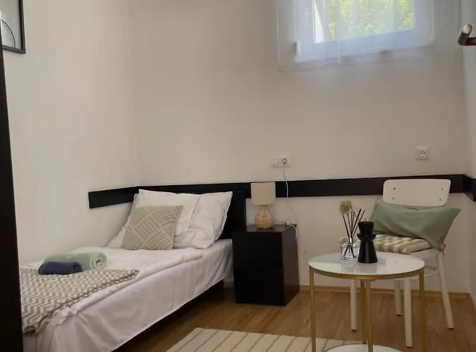 Naluri Apartman